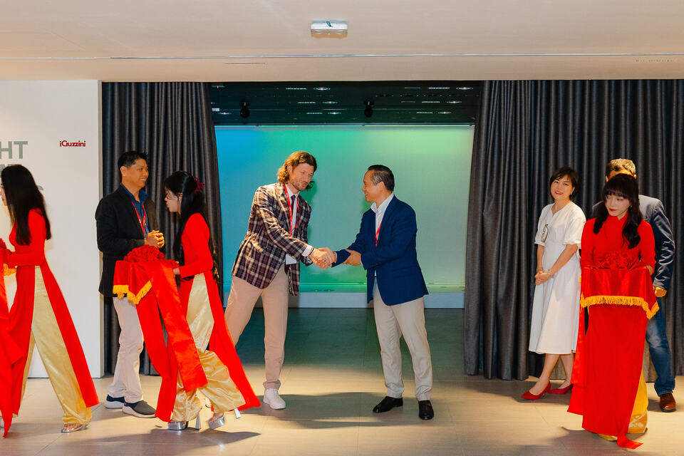 Lighthub opening