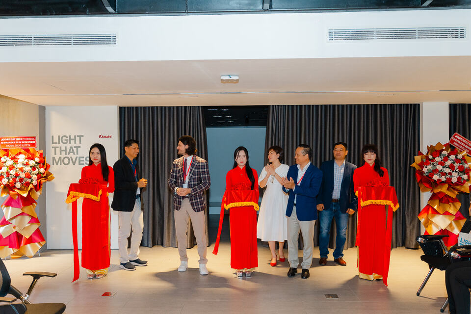 Lighthub opening